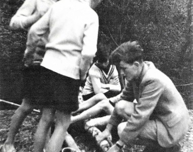 Mr Nigel Jee instructing again. Spectators not known ??? Photo by Mr Colin Mansfield