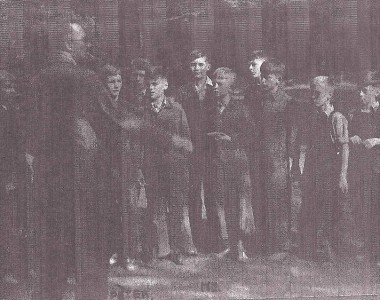 L-R : Dench,Carlton, Mr Lang,Winterton,Haydon,Fitzroy,Weir,Savage,Potts,Forbes,Varcoe,Noble,Reid maj. Contributed by Hugh Weir