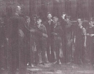 L-R : Dench,Carlton, Mr Lang,Winterton,Haydon,Fitzroy,Weir,Savage,Potts,Forbes,Varcoe,Noble,Reid maj. Contributed by Hugh Weir