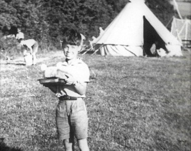 Reid Minor bringing the bread over Photo Mr Colin Mansfield