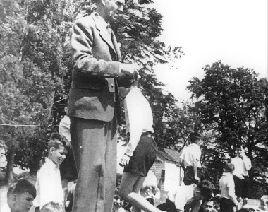 Major Cavan,a teacher who came to Newells from Seafield park , time taking.. Barmby is the boy kneeling directly behind him. Photo by Mr Colin Mansfield